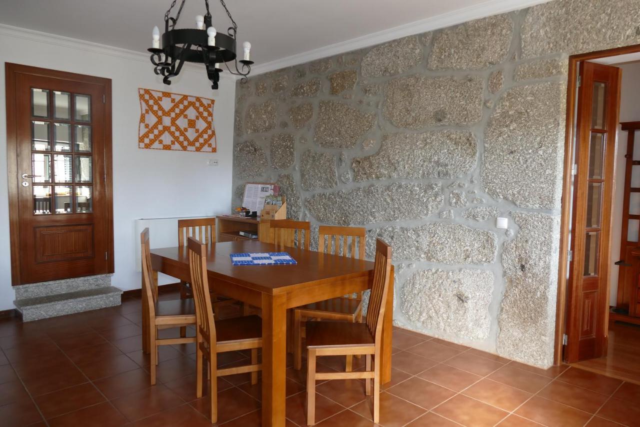 Casa Nos Penedos Guest House อาร์กอสเดวัลเดเวซ ภายนอก รูปภาพ