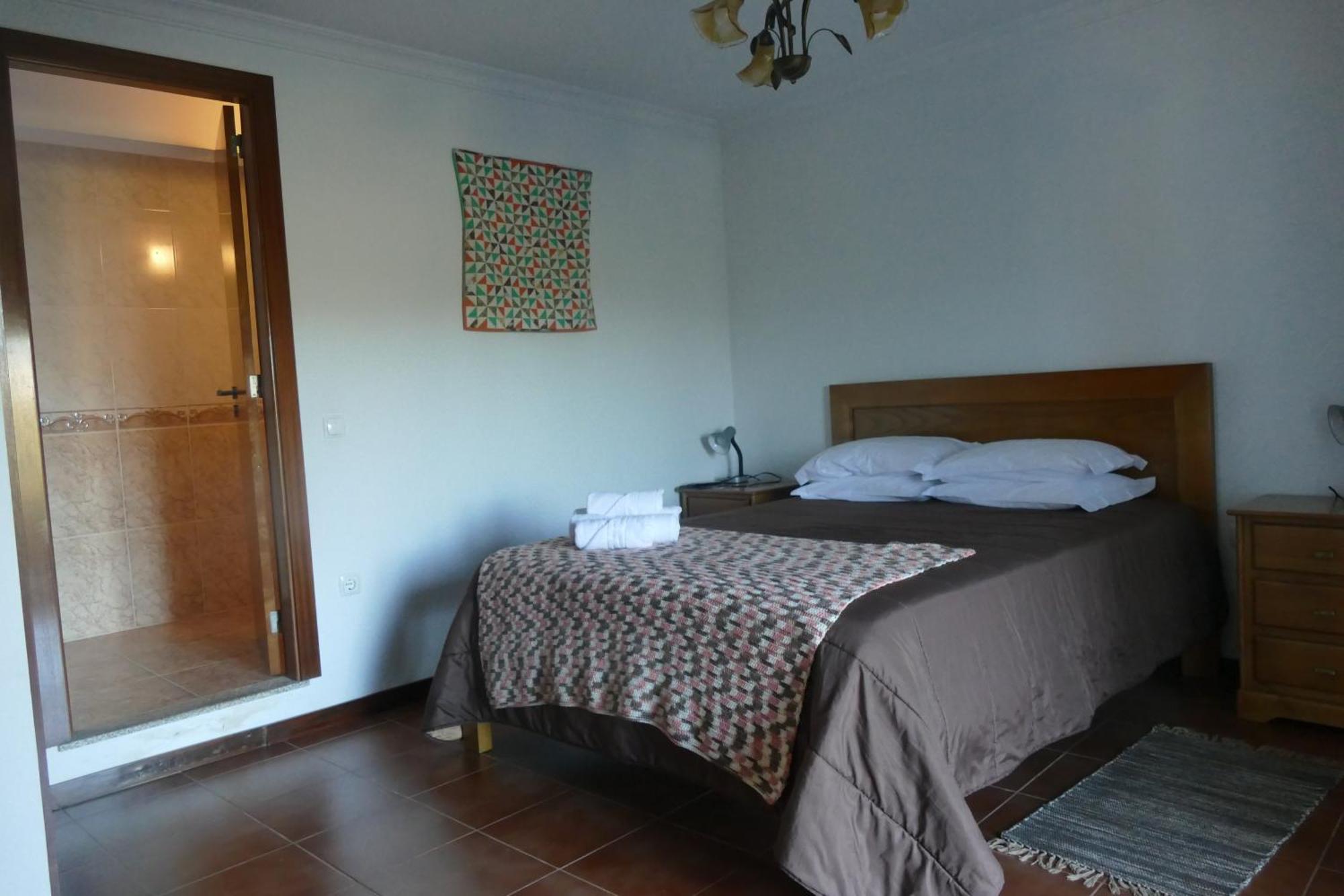 Casa Nos Penedos Guest House อาร์กอสเดวัลเดเวซ ภายนอก รูปภาพ