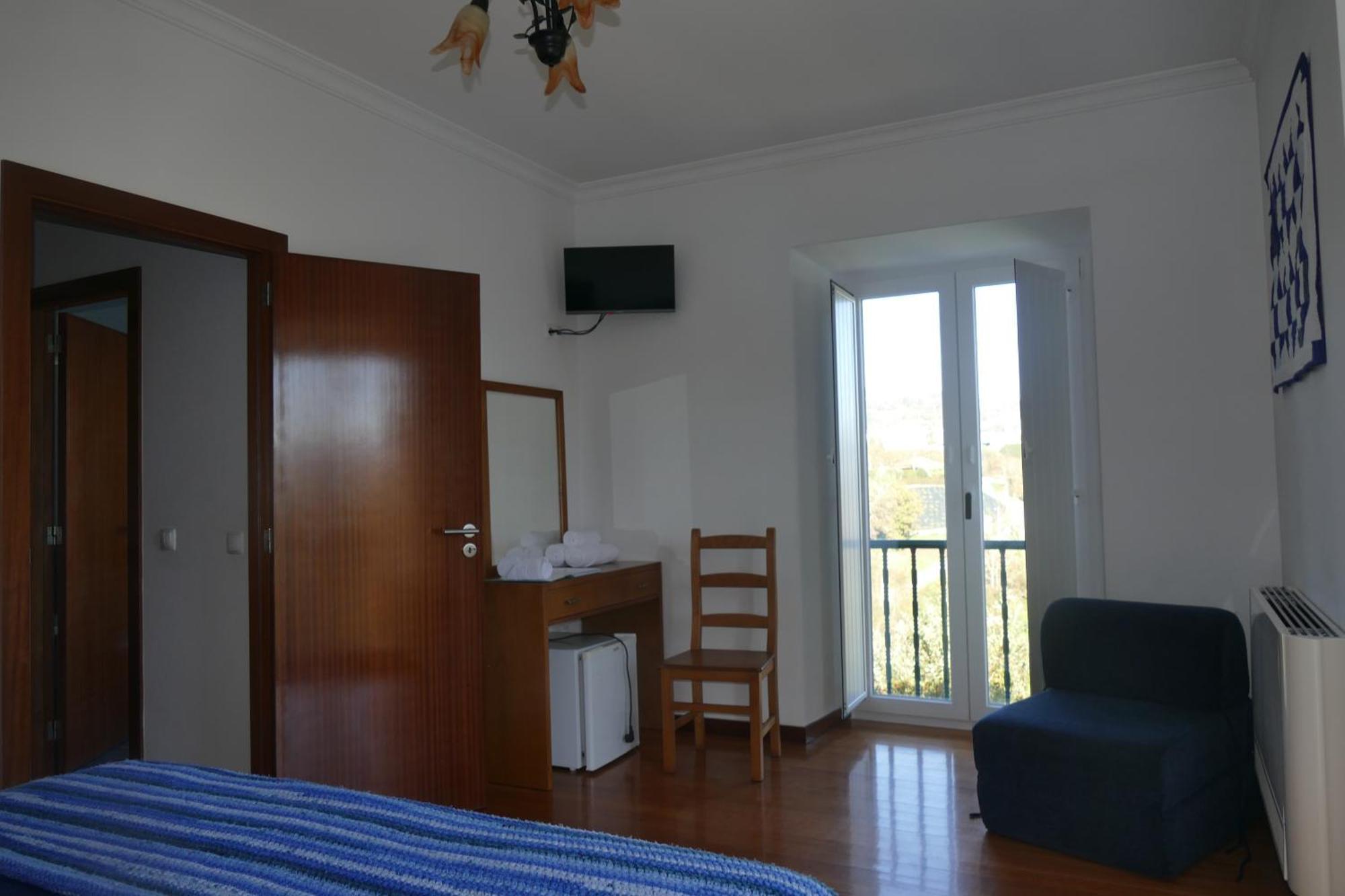 Casa Nos Penedos Guest House อาร์กอสเดวัลเดเวซ ภายนอก รูปภาพ
