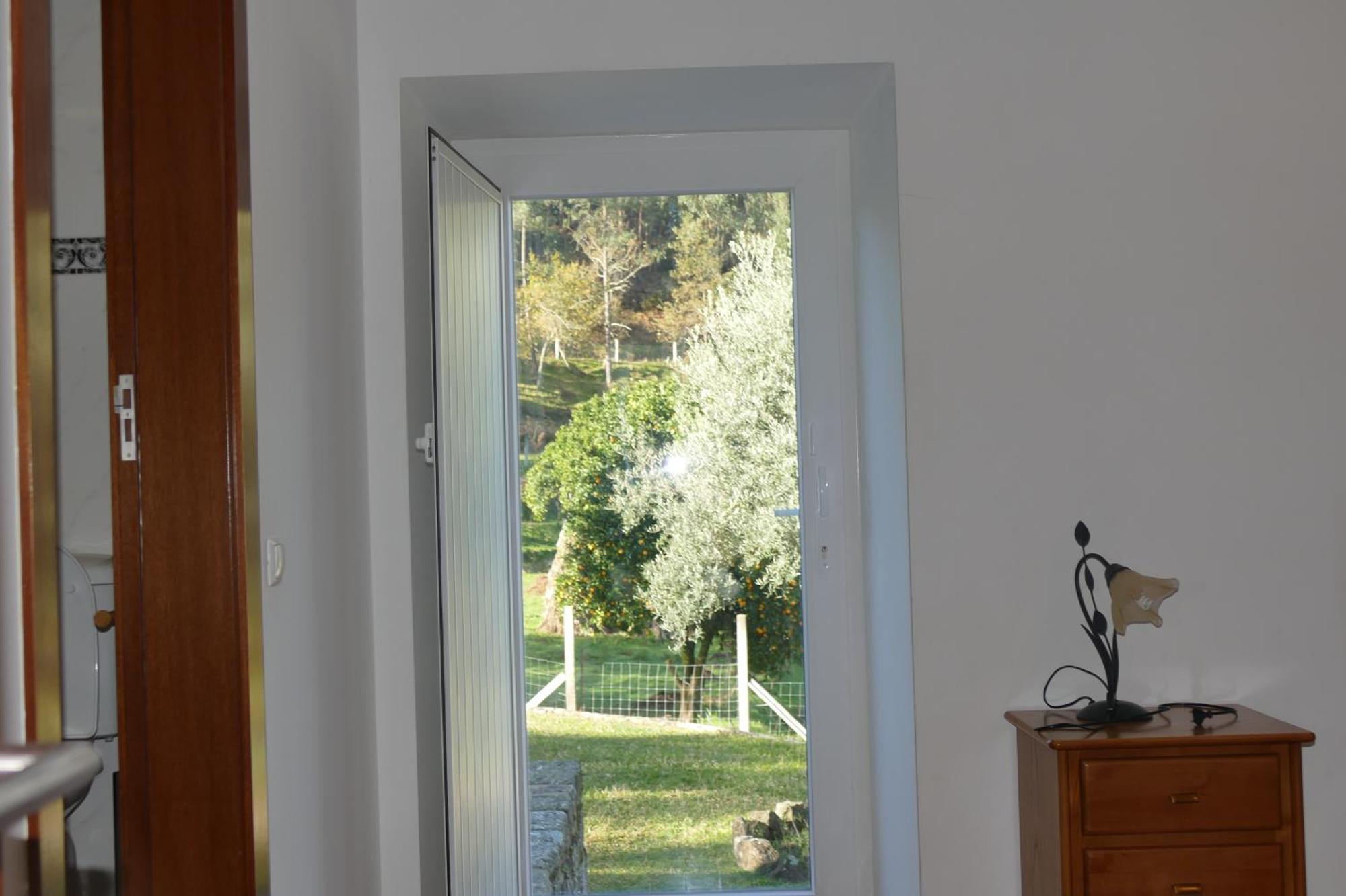 Casa Nos Penedos Guest House อาร์กอสเดวัลเดเวซ ภายนอก รูปภาพ